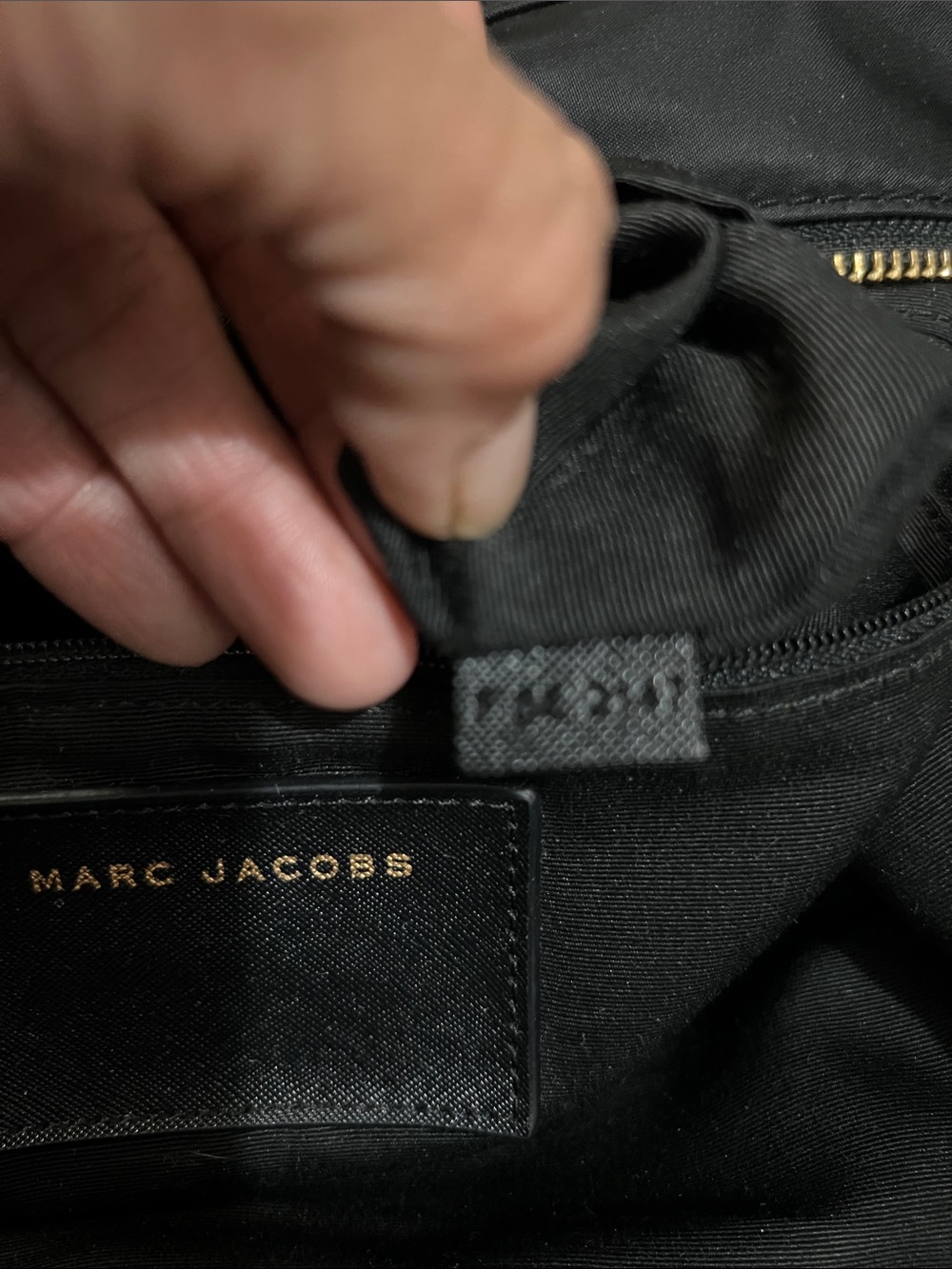 Marc Jacobs Trooper Black Nylon XL Tote GUC retail $295 - Picture 8 of 9